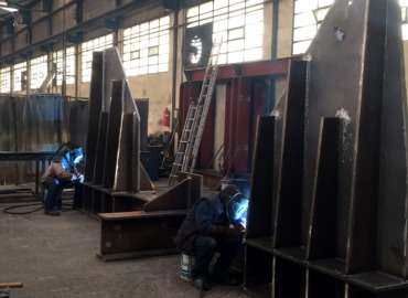 Estructuras Auxiliares. ESTRUCTURAS METÁLICAS FRUTOS