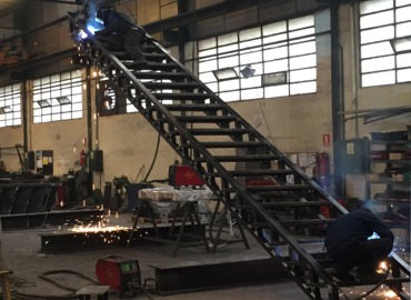 Escaleras. ESTRUCTURAS METÁLICAS FRUTOS