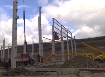 Pabellones Industriales. ESTRUCTURAS METÁLICAS FRUTOS